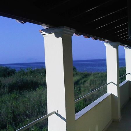 קאבוס Virginia'S Beachfront Apartments מראה חיצוני תמונה