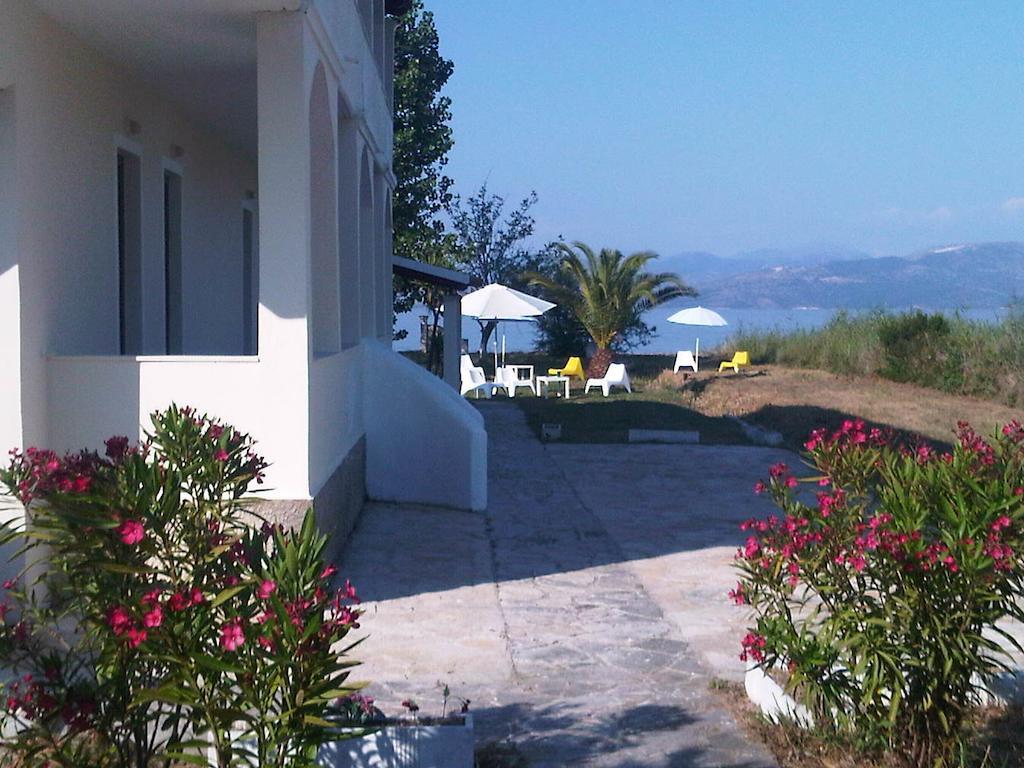 קאבוס Virginia'S Beachfront Apartments חדר תמונה