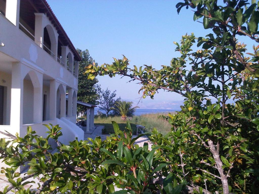 קאבוס Virginia'S Beachfront Apartments מראה חיצוני תמונה