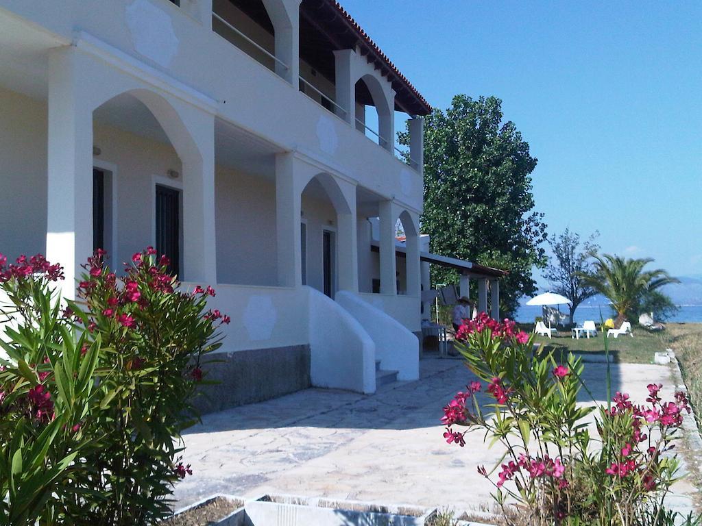 קאבוס Virginia'S Beachfront Apartments חדר תמונה